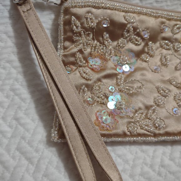 Fancy sparkling beaded cream wristlet zipper purse - Picture 3 of 5